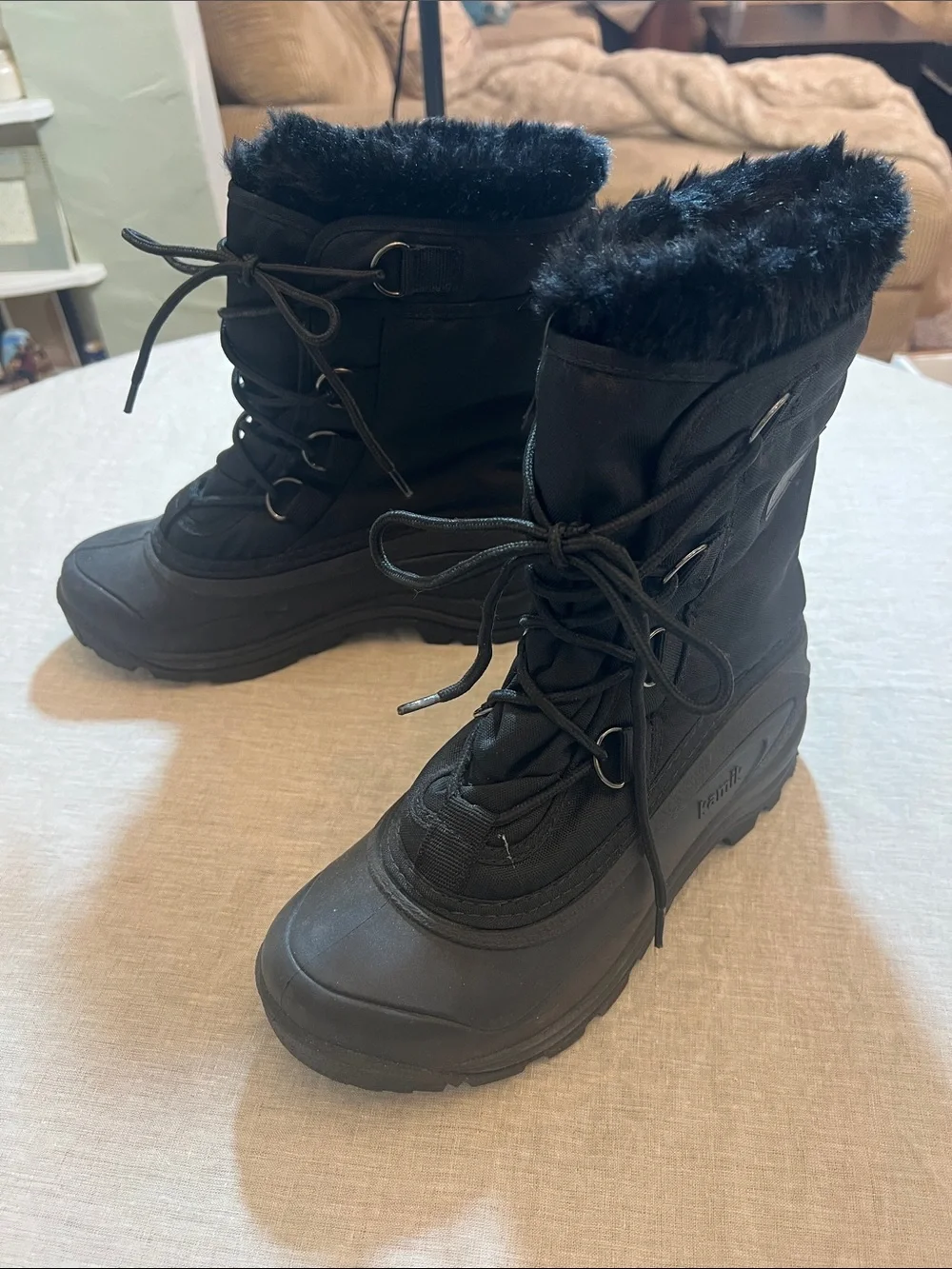 Kamik Women's Black Winter Snow Boots with Faux Fur Trim. Size 10